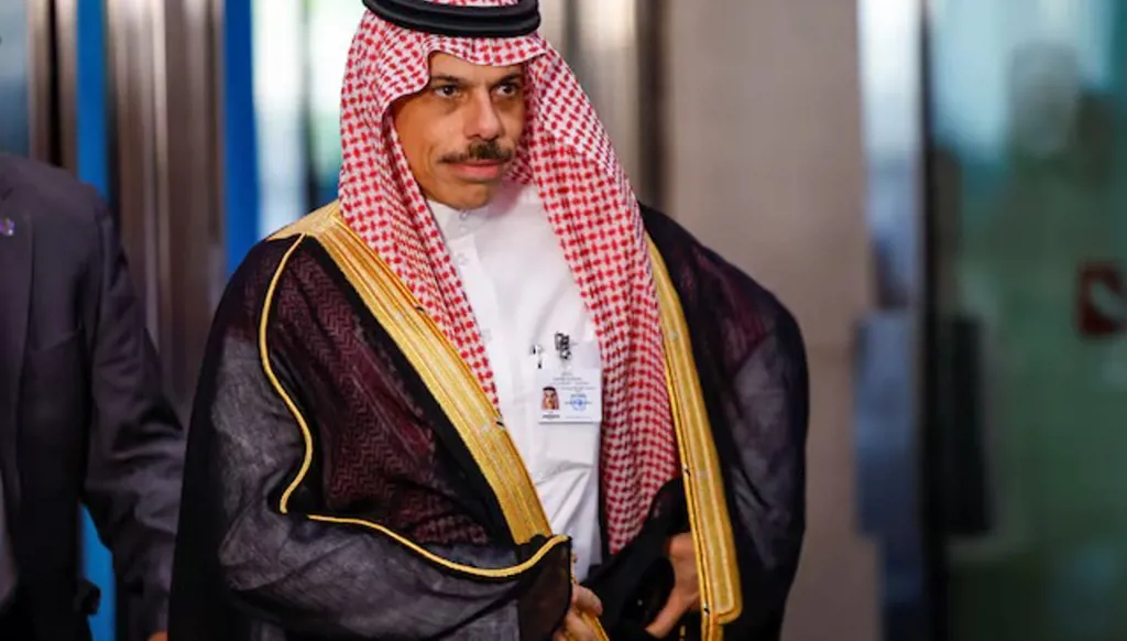 سلسلة اتّصالات عربية ودولية لوزير خارجية السعودية