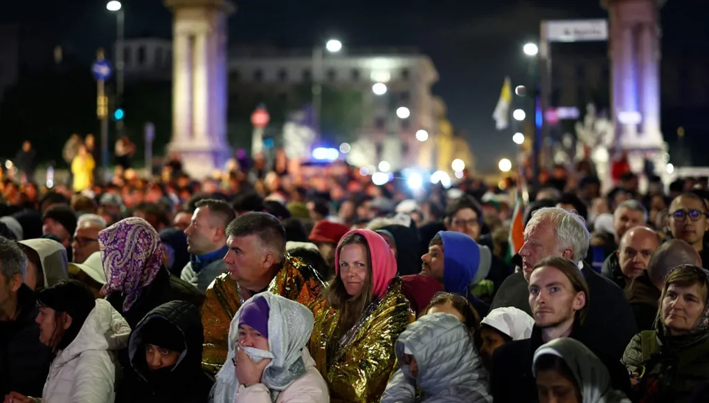 جنازة البابا فرنسيس: حشود من المؤمنين وحضور رسمي من أكثر من 150 دولة