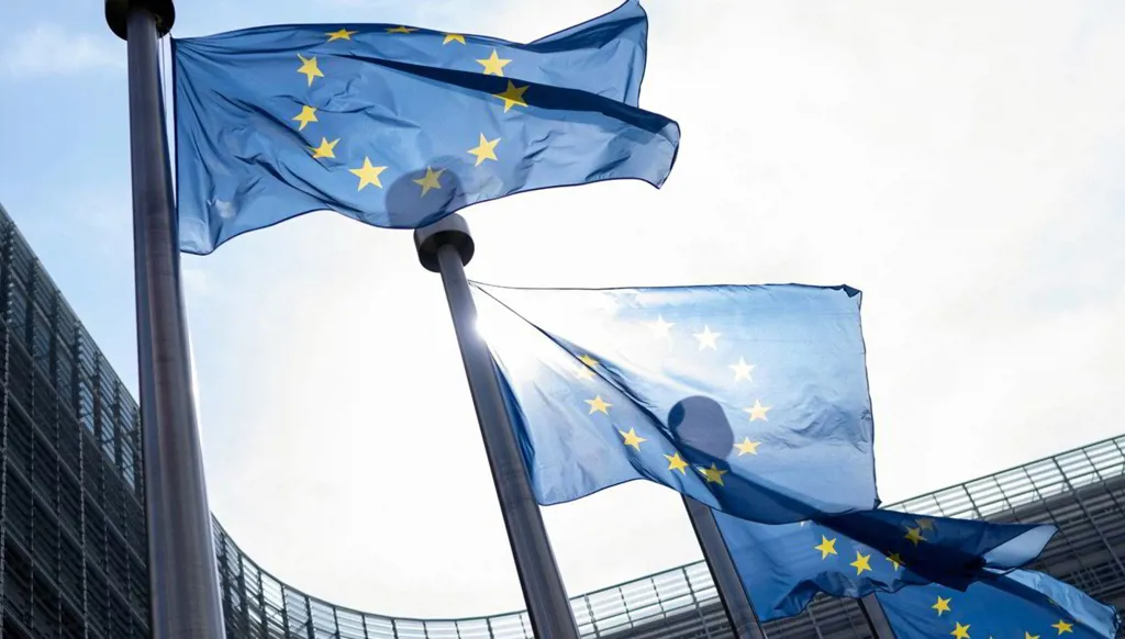 الاتحاد الأوروبي يرجئ فرض رسوم جمركية على المنتجات الأميركية