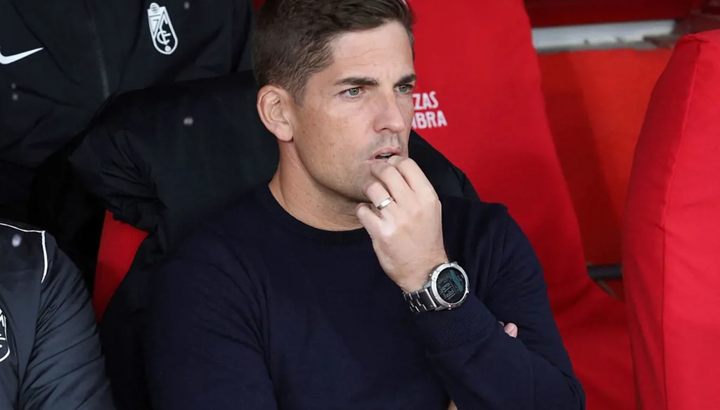 ChatGPT يُقيل مدرباً… الذكاء الاصطناعي ينهي تجربة مدرب إسبانيا السابق في روسيا