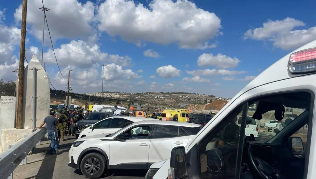 إصابة 3 إسرائيليين بعملية دهس وإطلاق نار جنوبي القدس (فيديو)