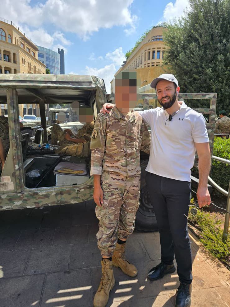 إسرائيلي يتجول في بيروت (بديعوت أحرونوت)