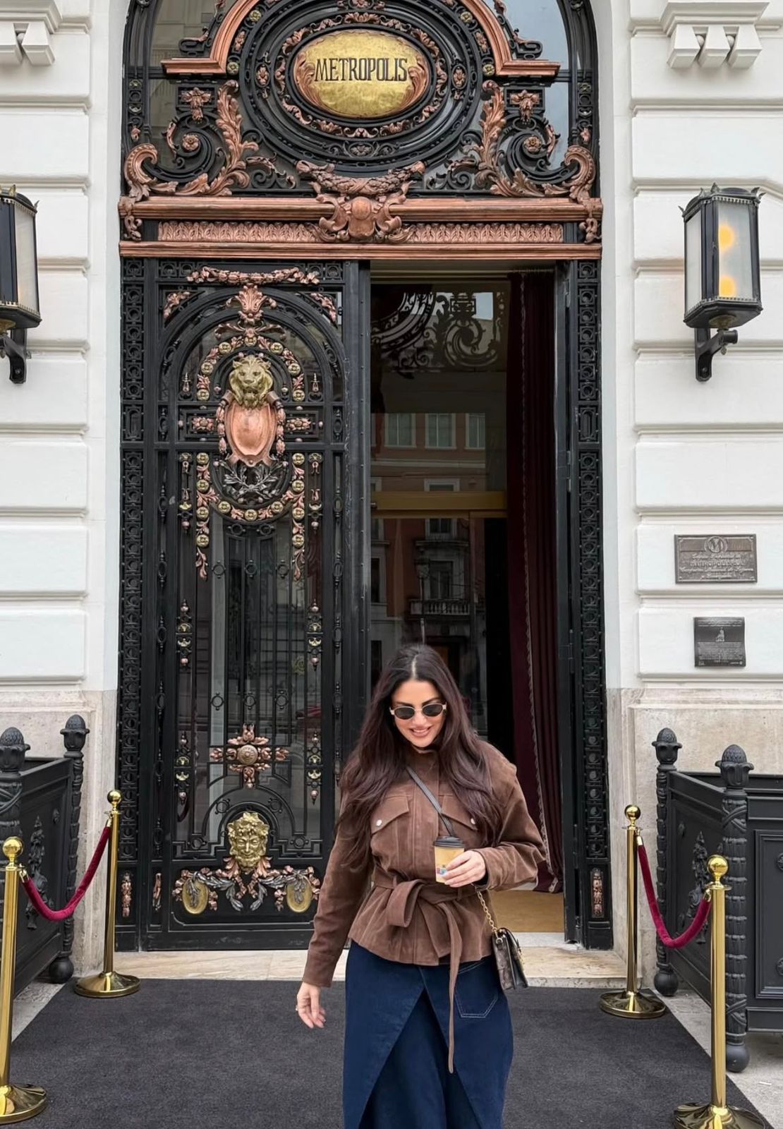 درّة زرّوق بموضة الجلد المخملي (إنستغرام)