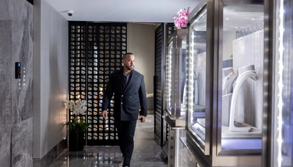 سامر حليمة نيويورك يعود إلى الجذور: صرح فخم للمجوهرات الراقية يضيء قلب بيروت