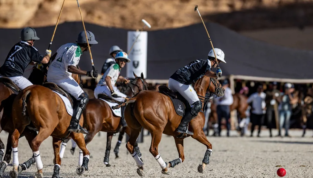 اليوم الوطني السعودي بين التراث والحداثة على صهوة الخيل