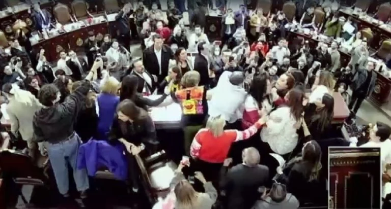 لحظة وقوع الإشكال (مواقع)