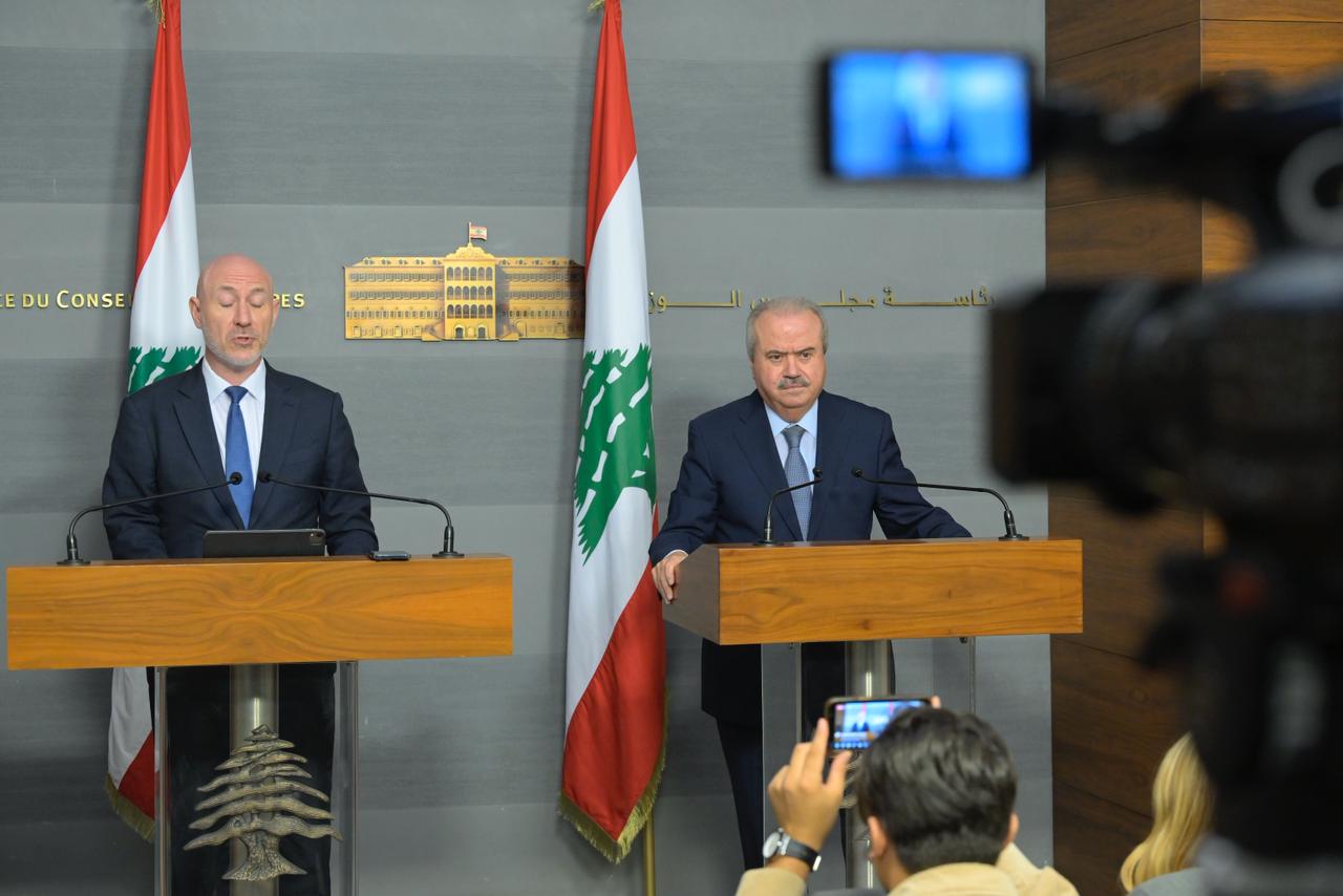 مؤتمر صحافي مشترك لوزير المالية ياسين جابر وممثل فرنسا في مجلس إدارة البنك الدولي أرنو بريسيت (نبيل إسماعيل)