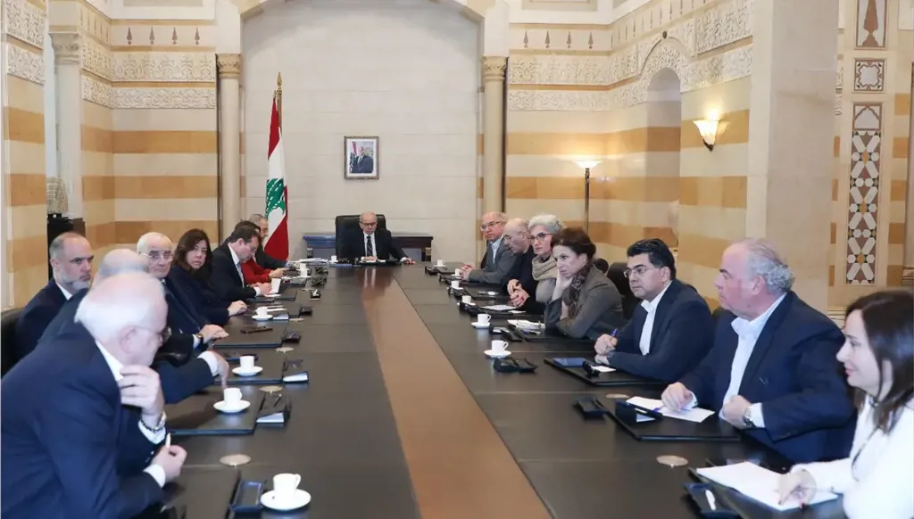 مرقص عن الاجتماع الوزاري بالسرايا: رئيس الحكومة عرض مع الوزراء التطورات العسكرية والأمنية والاقتصادية وجهود الإيواء والإغاثة