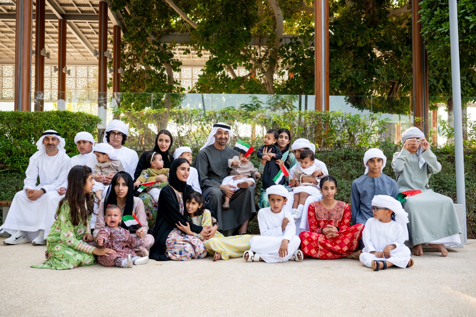 الرئيس الاماراتي مثمناً دور الاسرة في بناء الدولة