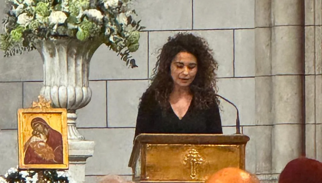 Hommage à Vénus Ghata Khoury : une voix de délicatesse et de mémoire s’éteint à Paris