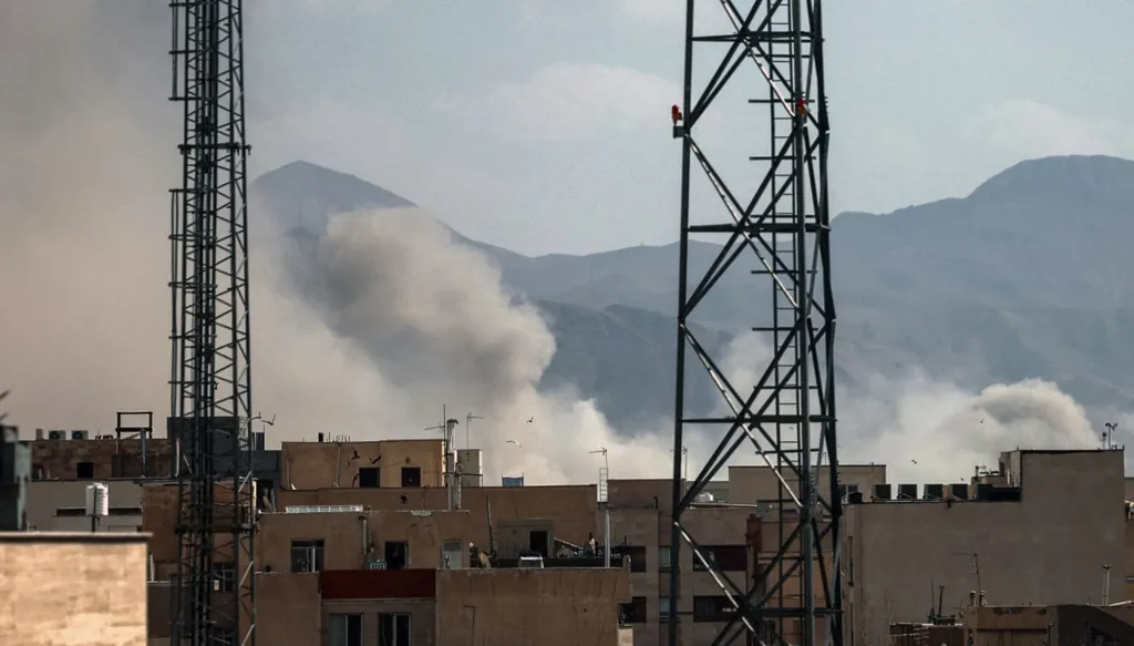 "أكبر طلعة هجومية في تاريخنا"... إسرائيل: مقاتلاتنا ضربت 500 هدف في إيران