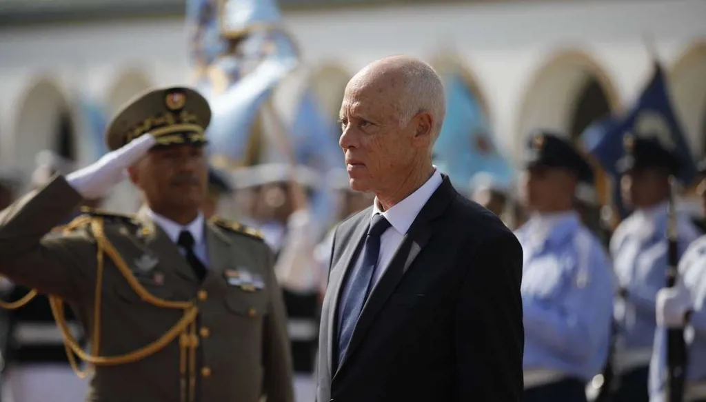 غضب في تونس بعد دعوات لعقوبات على سعيّد: معارضة الخارج بمواجهة الاتهامات