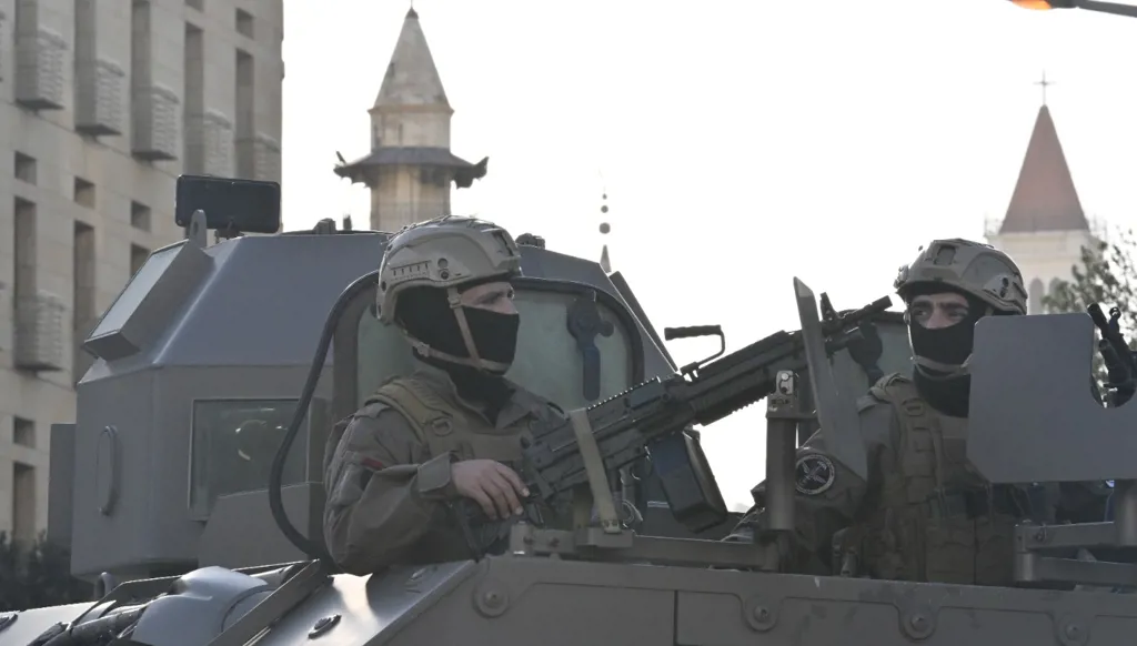 تصعيد من الضاحية بصاروخ "أرض جو"... ومعراب تتحضر للقاء وطني