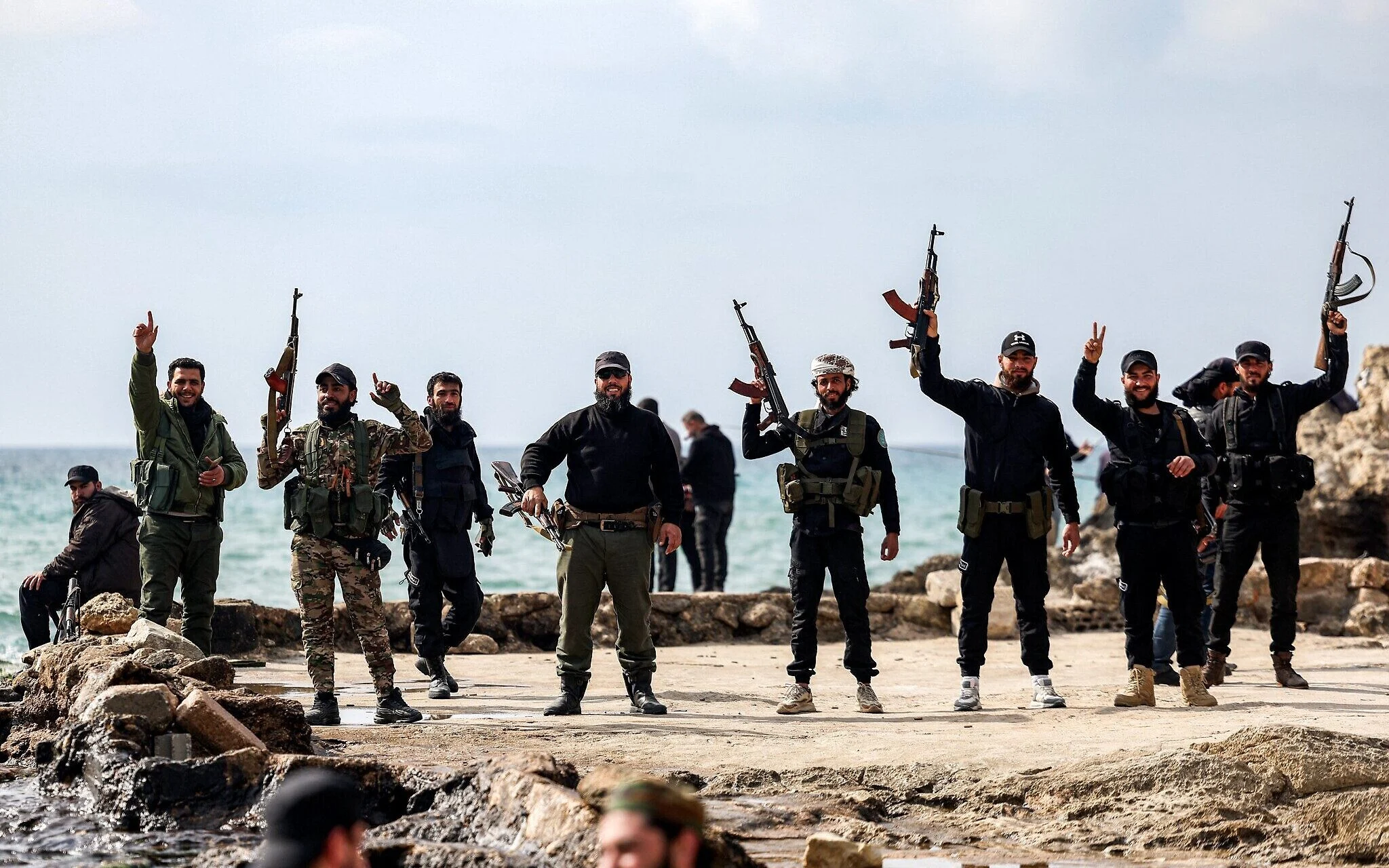 عناصر من الفصائل السورية (أ ف ب).