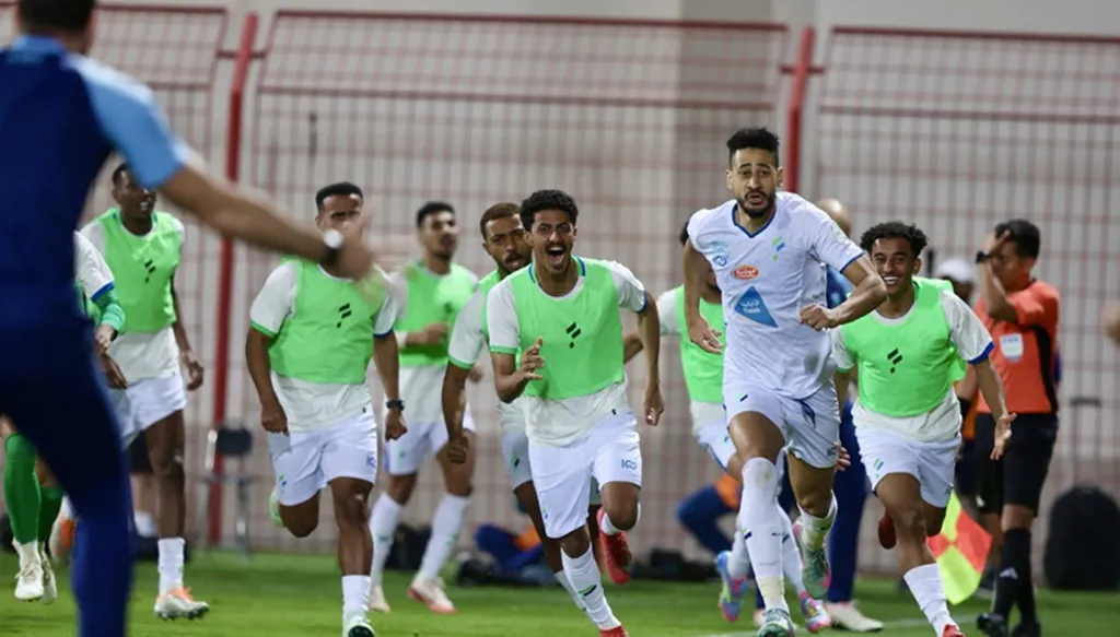 الفتح يحسم بقاءه في الدوري السعودي والأخدود يحافظ على آماله