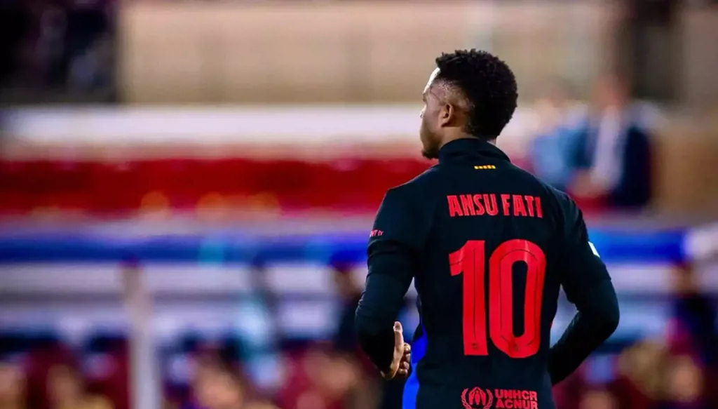 فاتي يغادر برشلونة إلى موناكو على سبيل الإعارة