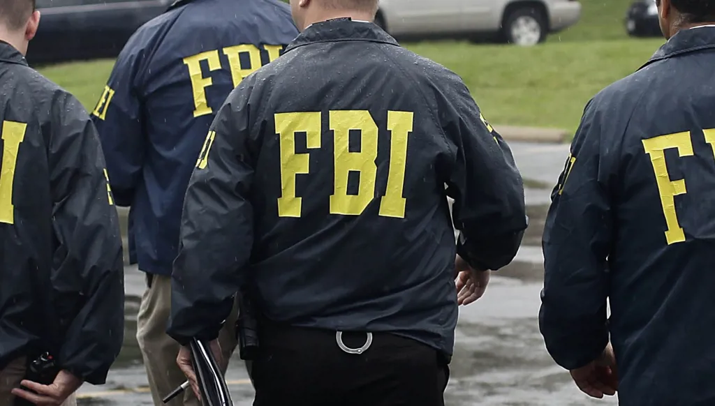 الـ"أف بي آي": رجل زرَع عبوة ناسفة بقاعدة أميركية وفرّ إلى الصين!