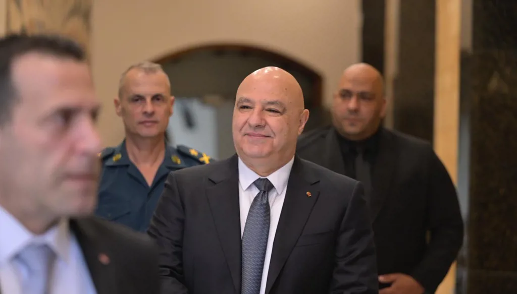 جوزف عون يتلقى اتصالاً من دونالد ترامب