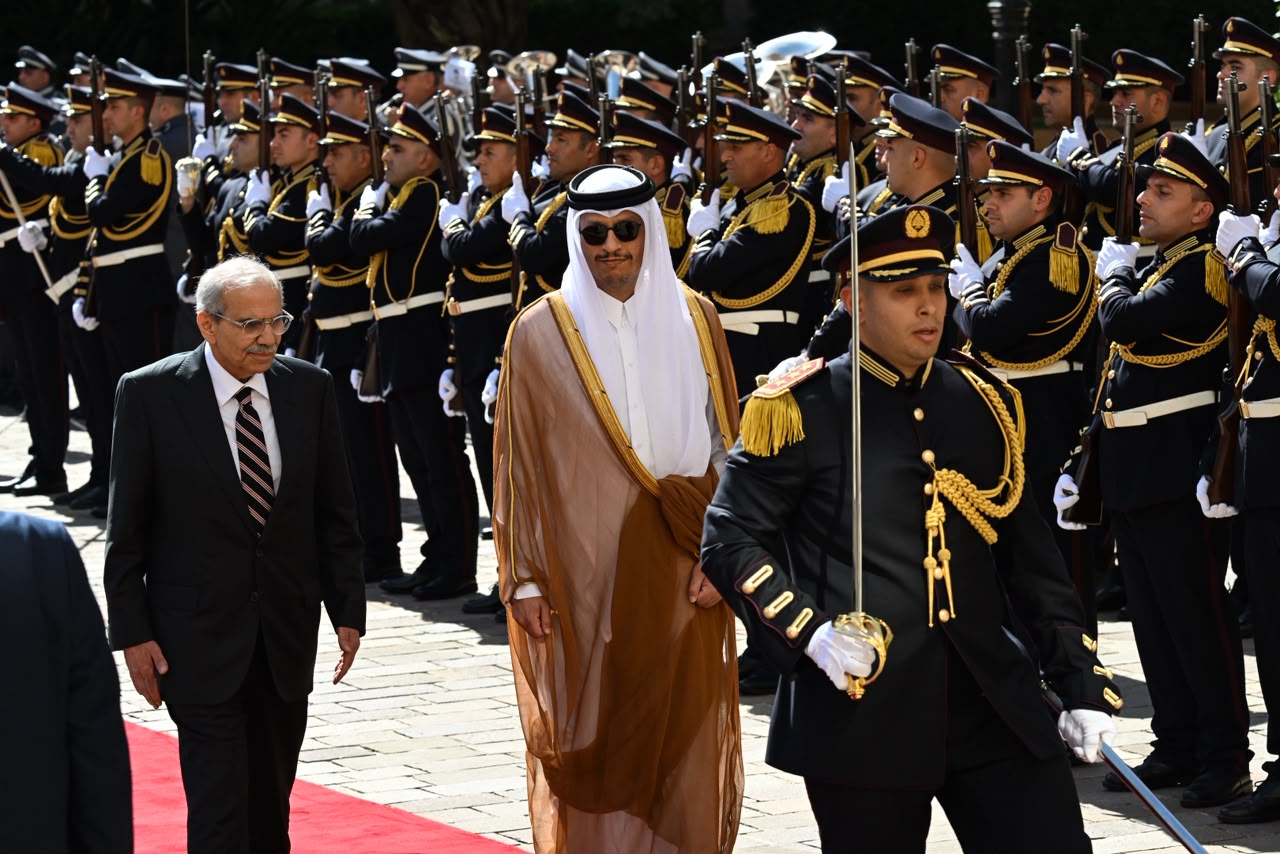 نواف سلام ورئيس وزارء قطر (حسام شبارو).