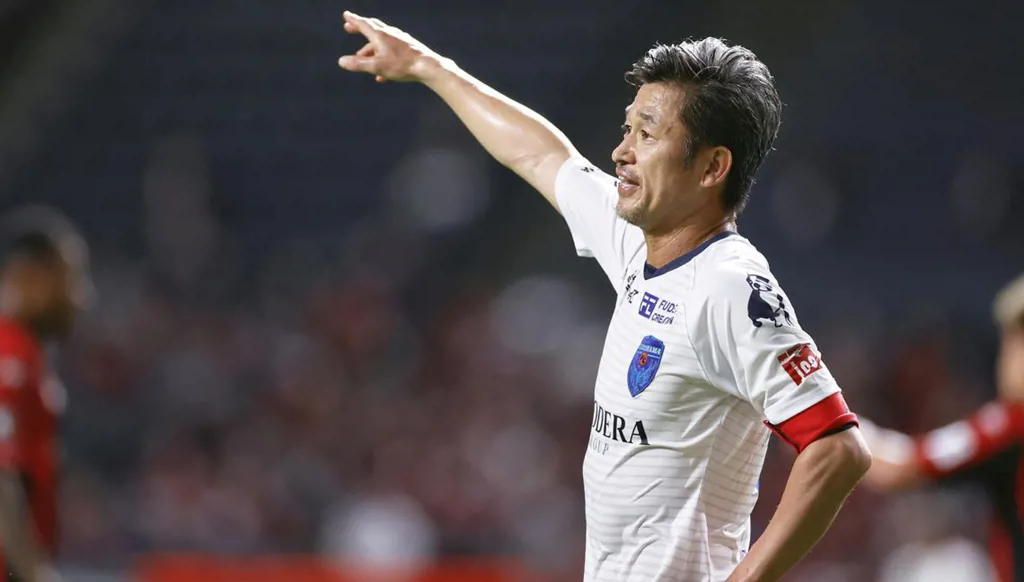 كازو ميورا يدخل موسمه الأربعين كلاعب محترف بعمر 58 عاماً