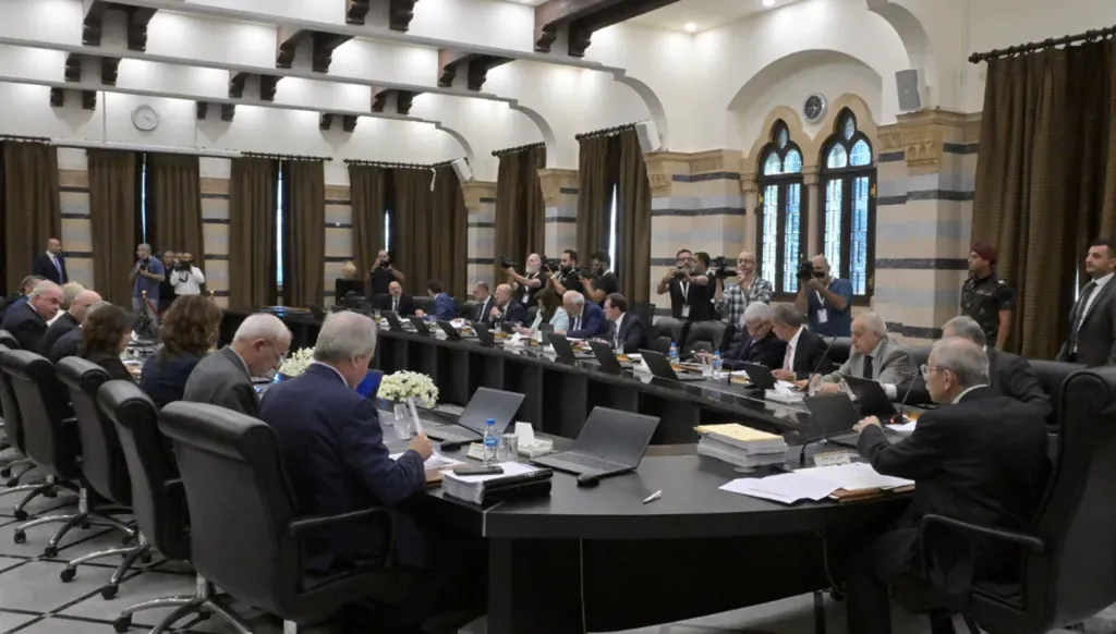 جلسة للحكومة اللبنانية تبحث موازنة 2027 وبدل النقل (صور)