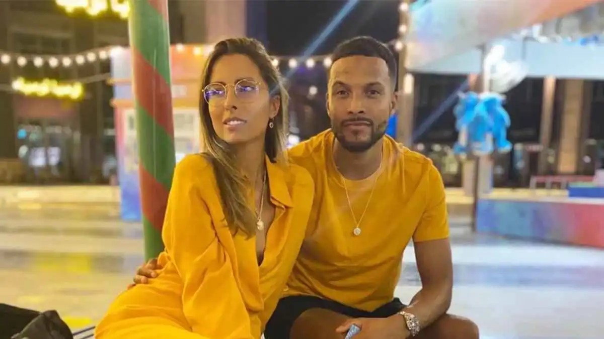 جو طومسون وزوجته.