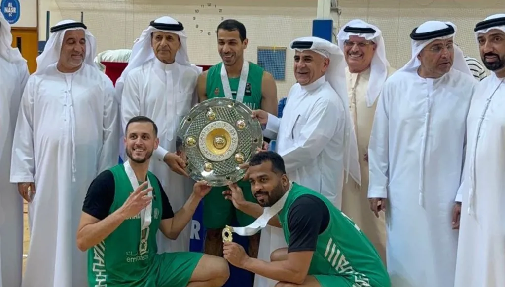 شباب الأهلي يتوّج بلقب دوري كرة السلة الإماراتي على حساب النصر