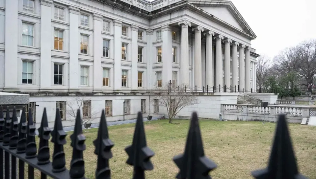 أسبوع البنوك المركزية تحت صدمة هرمز: هل أوقف النفط ساعة خفض الفائدة؟