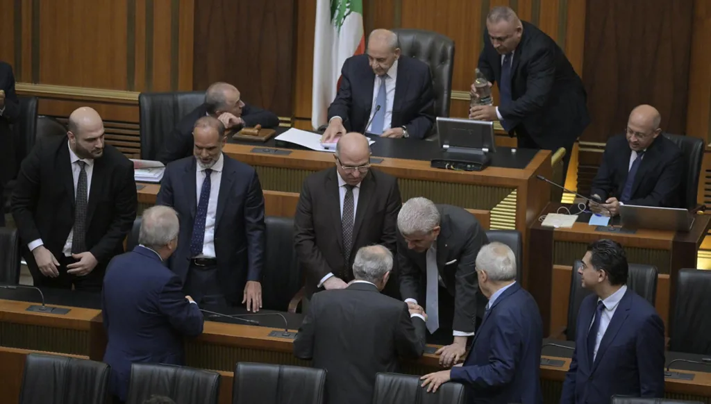 ماذا عن "منطق الدولة" في "المنطقَين" المتناقضَين بشأن حرب "حزب الله" مع اسرائيل؟