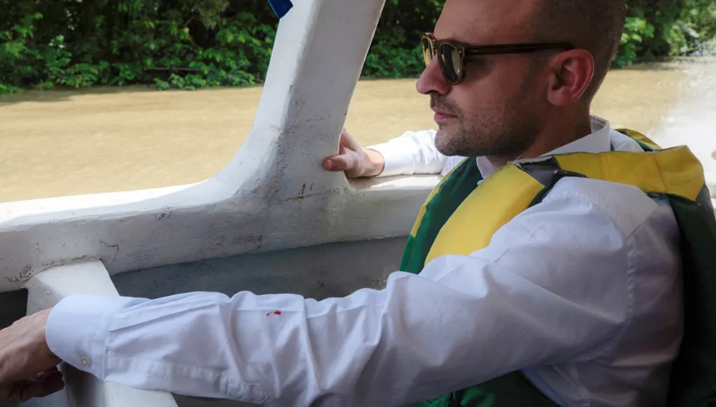 من كولومبيا... وزير الخارجية الفرنسي يتعهّد "هزيمة" تجارة المخدرات