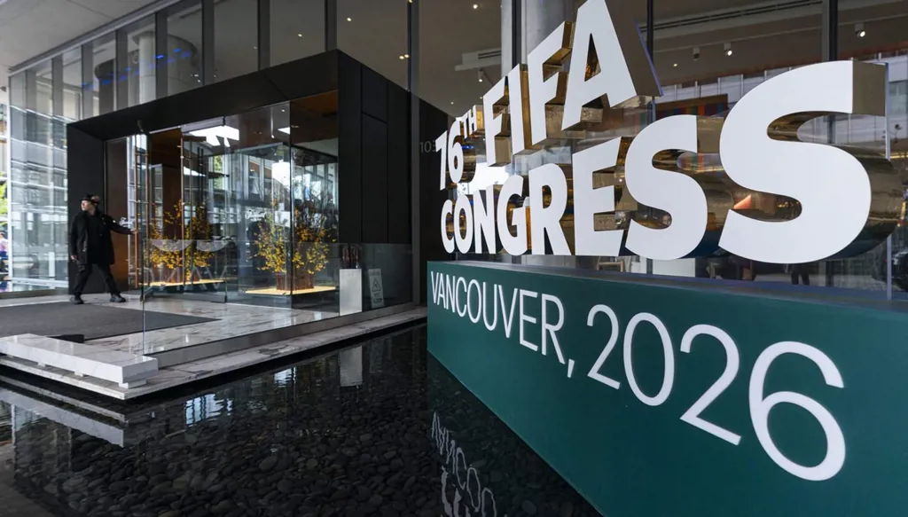 أزمة في مطار تورونتو... وفد إيران ينسحب من مؤتمر "فيفا"