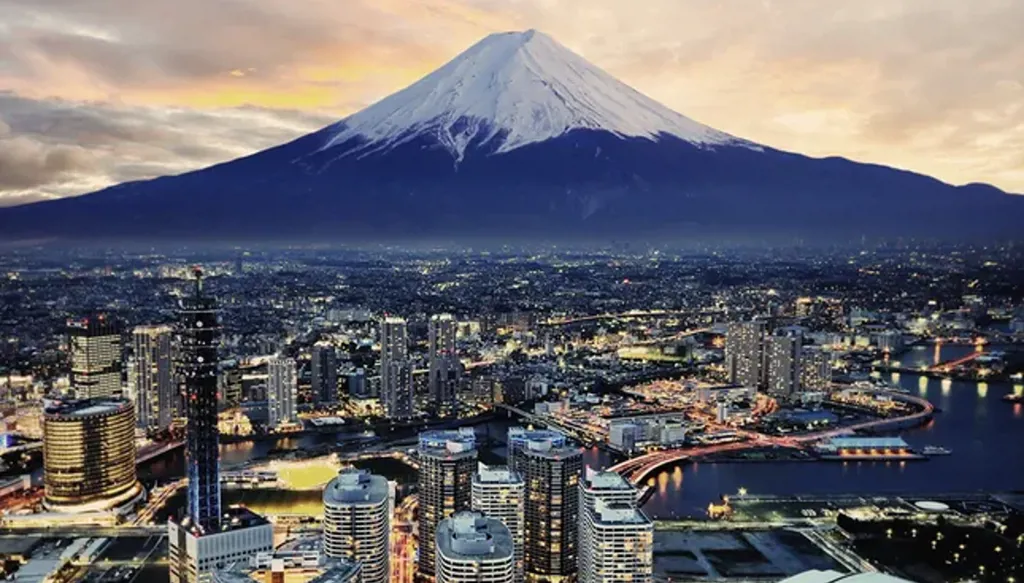 بعد زلزال... اليابان ترفع التحذير من تسونامي