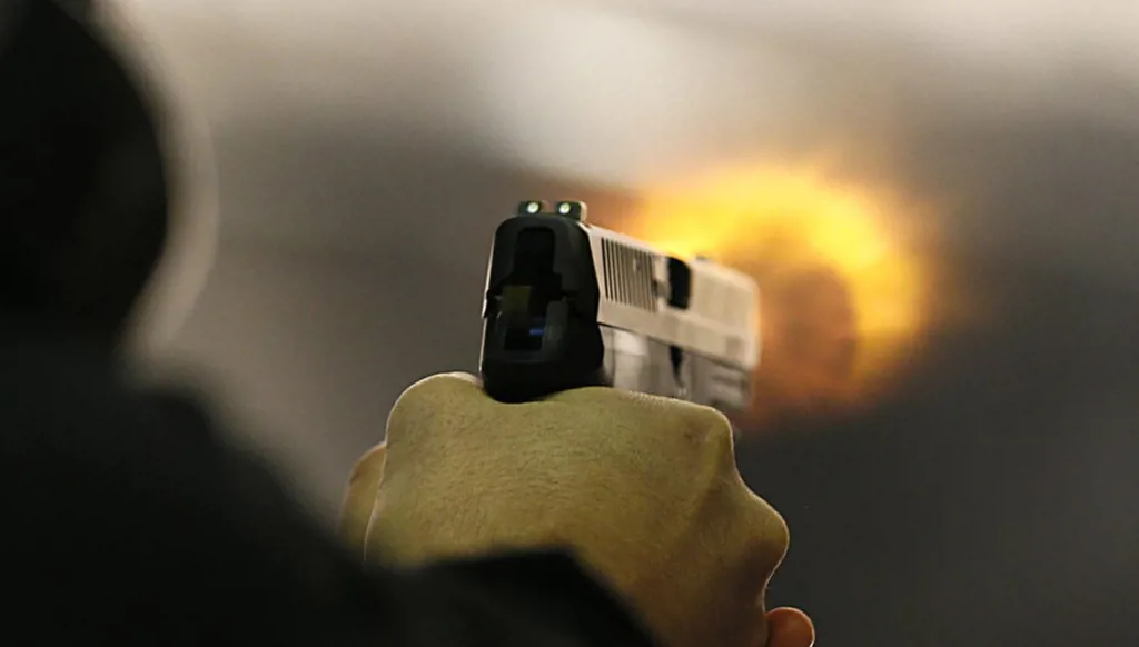 جنوب لبنان... قتيل وجريحان بإطلاق نار على مقهى (فيديو)