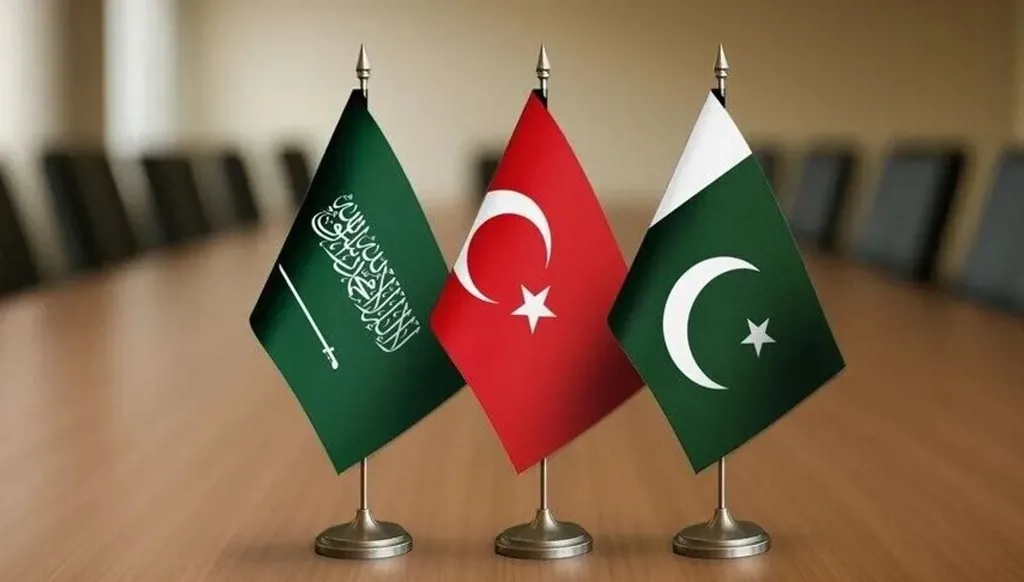 أعلام باكستان وتركيا والسعودية. (أرشيف)