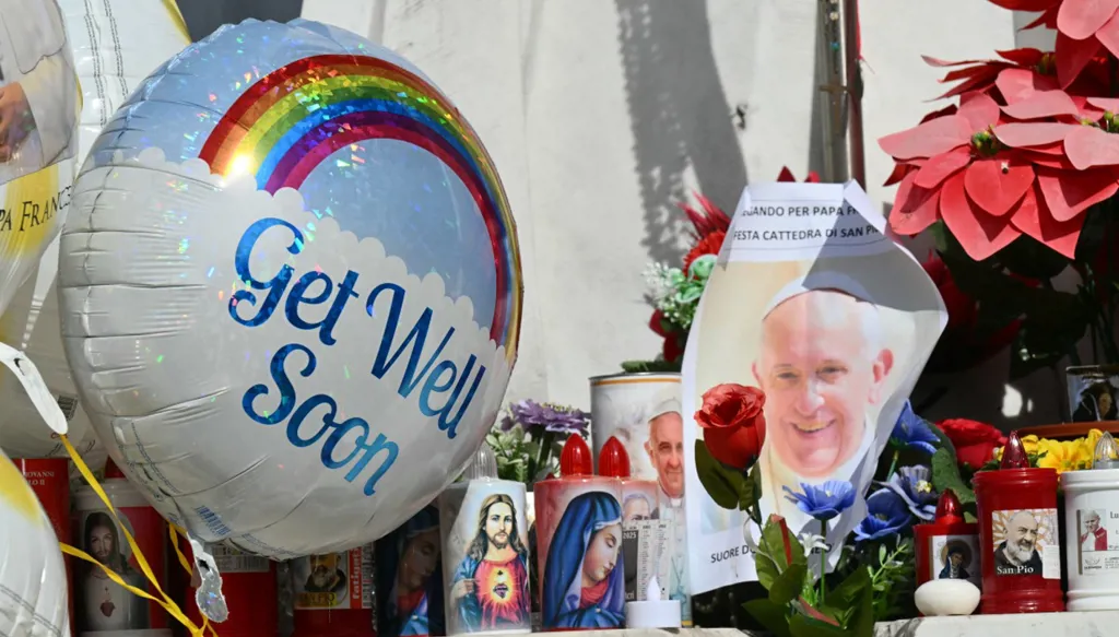 قلق على البابا فرنسيس: بعد العلاج... استقالة؟