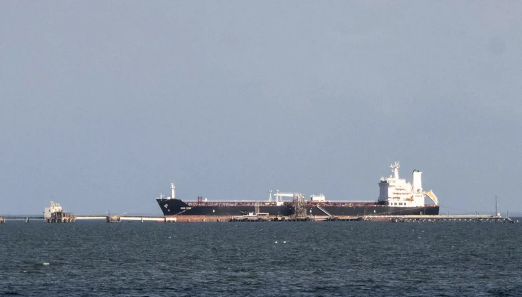 3 سفن محمّلة بالنفط الفنزويلي تتّجه إلى الولايات المتحدة