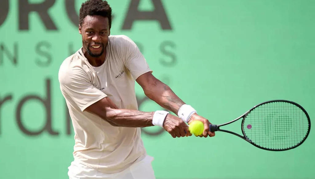 غايل مونفيس يكتب الفصل الأخير من مسيرته