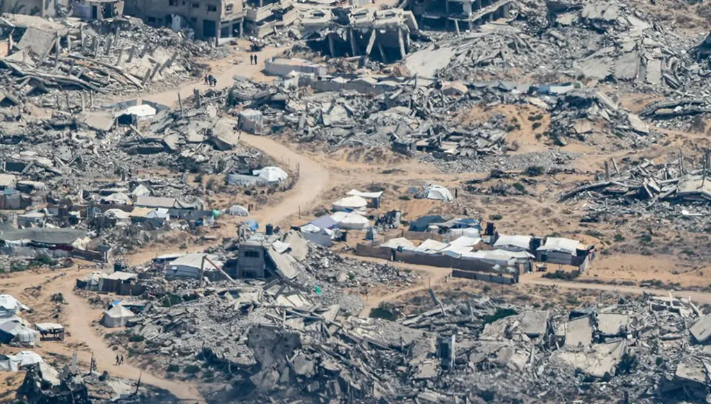 Un engagement de 5 milliards de dollars pour la reconstruction de Gaza fait face à des obstacles en raison de préoccupations politiques et sécuritaires