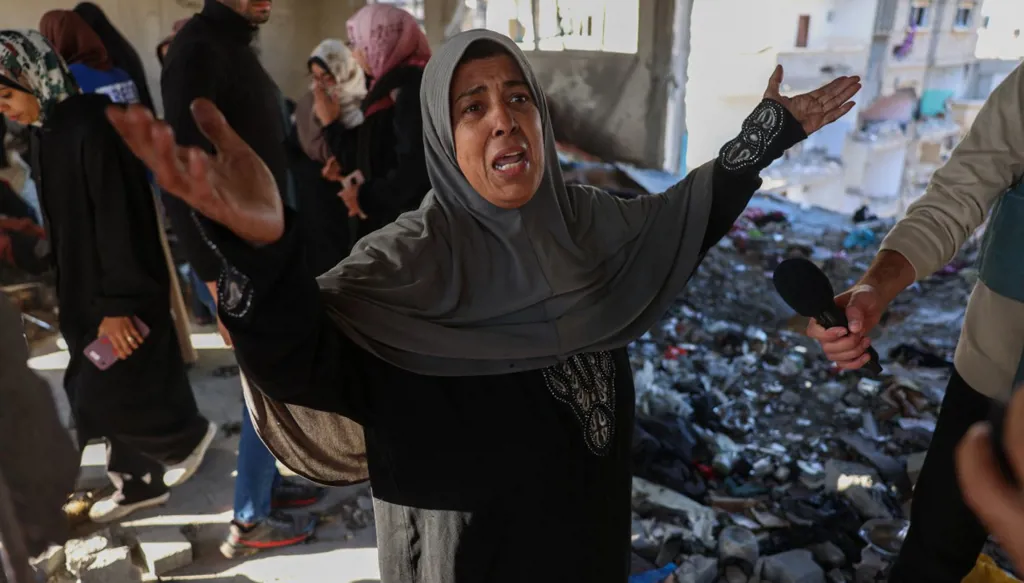 القصف يتواصل... مقتل 8 فلسطينيين بضربة إسرائيلية في غزة