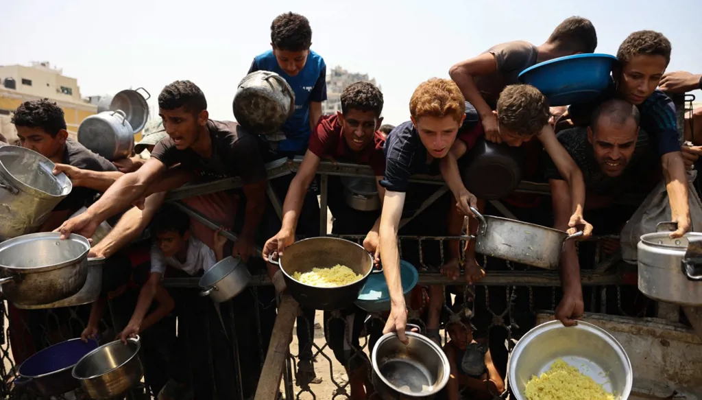 منظّمات أجنبية ترفع الصوت: إسرائيل رفضت طلبات لإدخال مساعدات إلى غزة