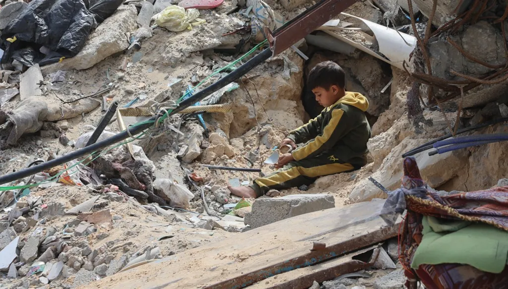 ضحايا بقصف إسرائيل متواصل على غزة... وإعلام عبري يكشف عن مقترح جديد