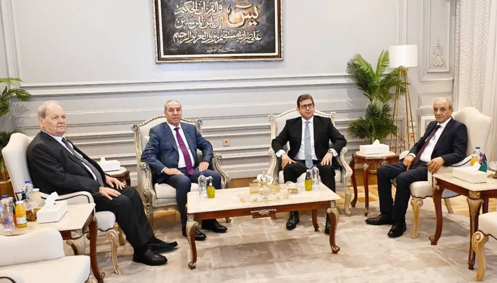 لقاء مصري-فلسطيني في القاهرة... وغزة تحت النار