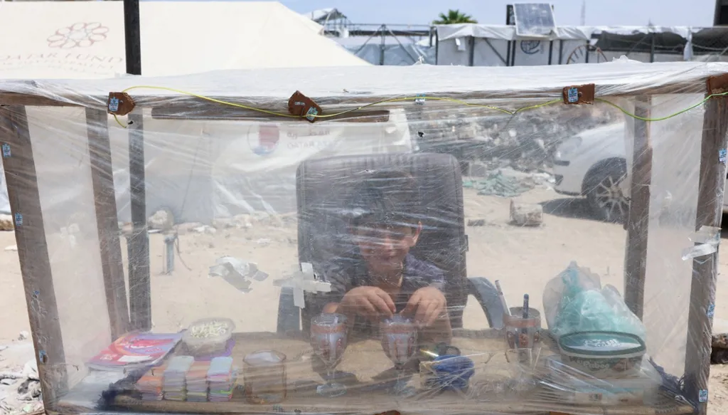 تزايد نهب مخازن المواد الغذائية في غزة