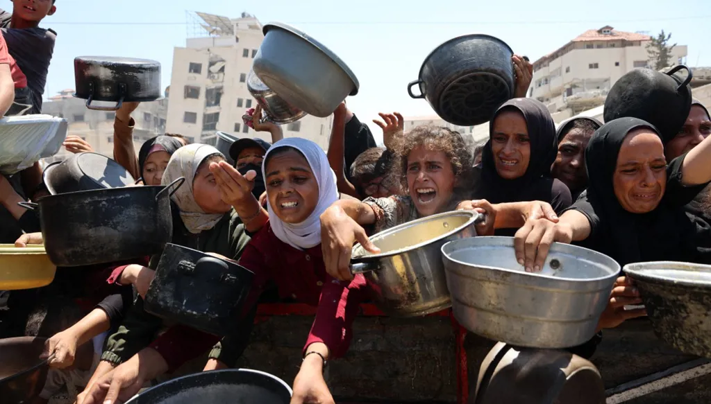5 عند الخامسة: زحمة مطار بيروت وجلسة الثلاثاء... "حماس" وشرط التخلّي عن السلاح
