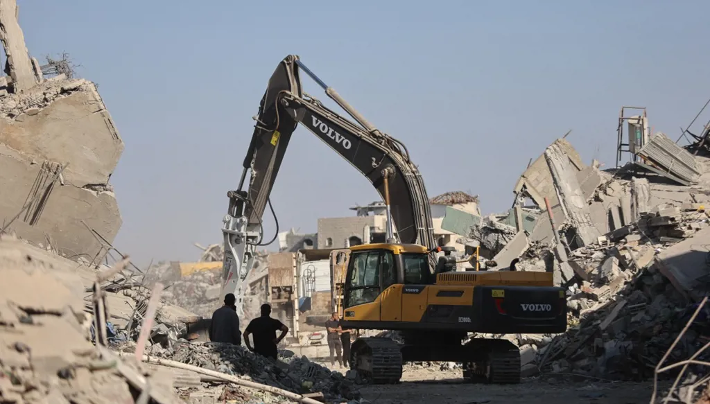 "حماس" ستسلّم جثة رهينة إسرائيلي... وغارات على رفح