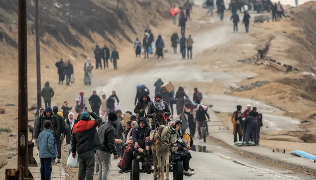 5 عند الخامسة: اتّفاق غزة وخروقات إسرائيل جنوب لبنان... قمّة "مختلفة" في دبي