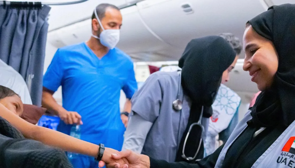 الإمارات تنفّذ إخلاء طبياً عاجلاً لـ 188 مريضاً من غزة