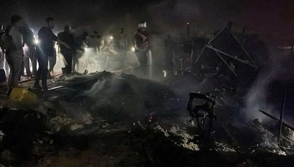 خيام غزة تشتعل... 25 قتيلاً في سلسلة غارات إسرائيلية على خيام ‏تؤوي نازحين (فيديو وصور)‏