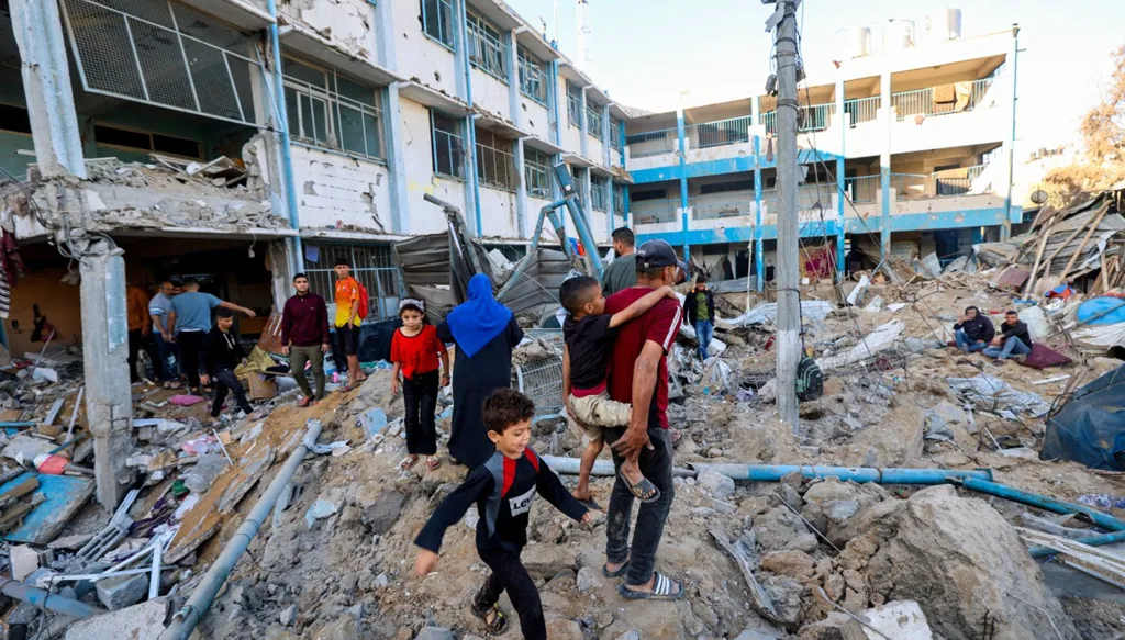 الدفاع المدني في غزة: 75 % من مركباتنا توقّفت عن العمل لشح الوقود