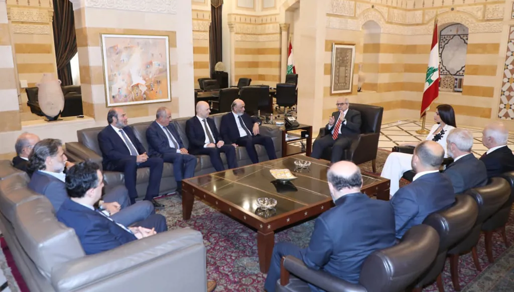 معطيات سلبية عن الرد الإسرائيلي وبراك وأورتاغوس عائدان... كسر القطيعة بين بعبدا والثنائي وجعجع في زيارة دعم للسرايا
